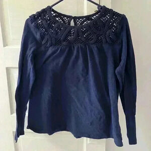 Gap navy blue flowy blouse with‎ crocheted top
